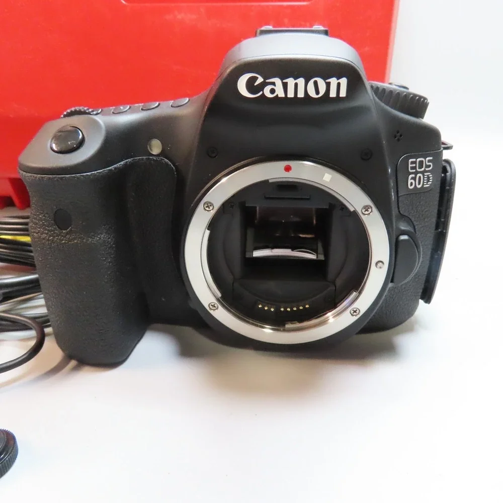 Canon EOS 60D 18.0MP Digital SLR Camera Body‎ 【MINT w/Leica Hard Case 】